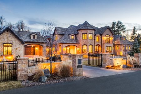 How To Sell Luxury Housing?