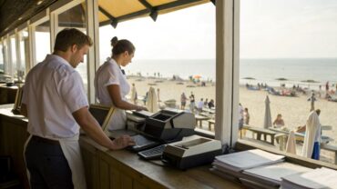 6 ways to improve your cash flow in a seasonal business